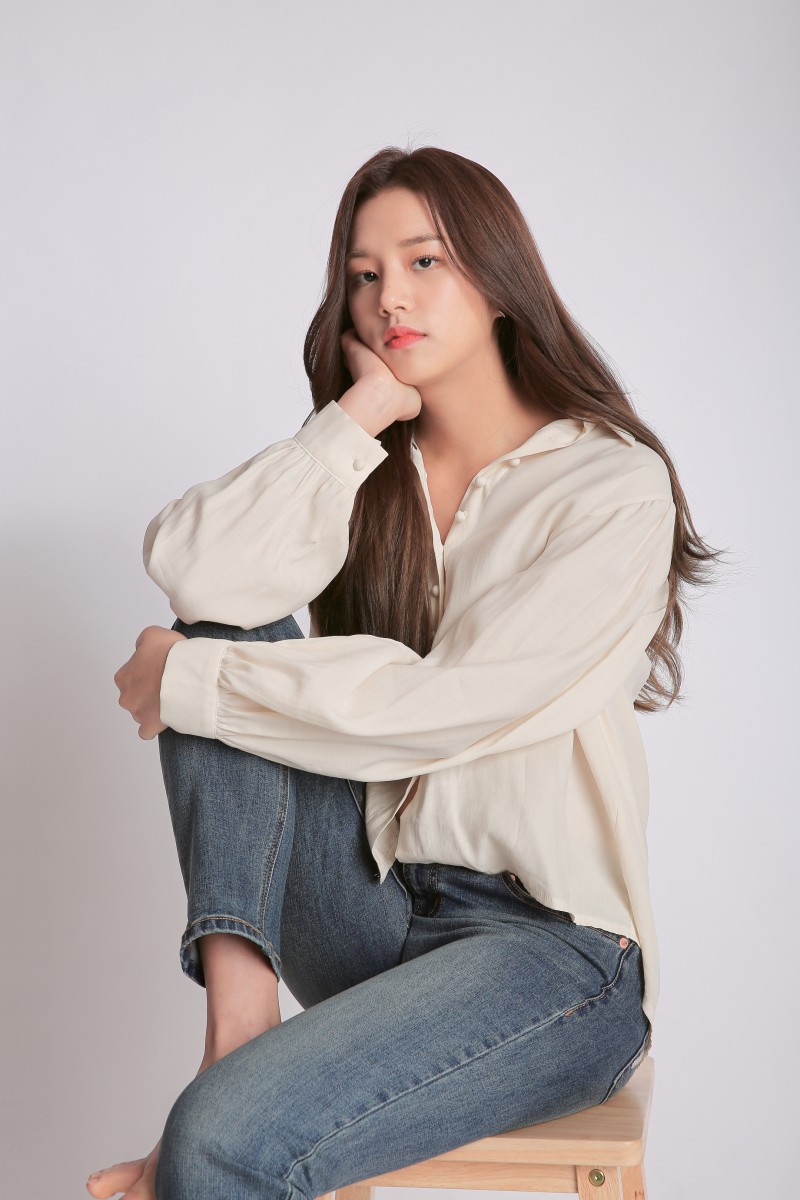LBSO54's tweet photo. 특별한 프로필 촬영 #라붐 #솔빈 https://t.co/x9h2xvQ9rF
