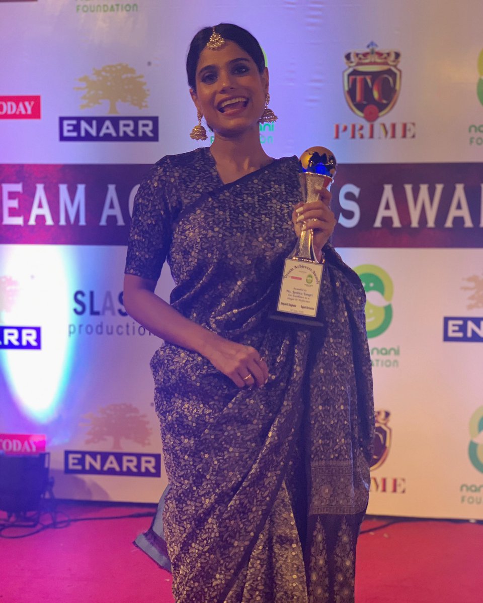 jyotica_tangri's tweet photo. Jai maa Saraswati for blessing me with the greatest gift 'music'🌻 Happy saraswati pooja
#DreamAchieversAwards #FilmsToday #nanananifoundation https://t.co/0vTUmieMCc