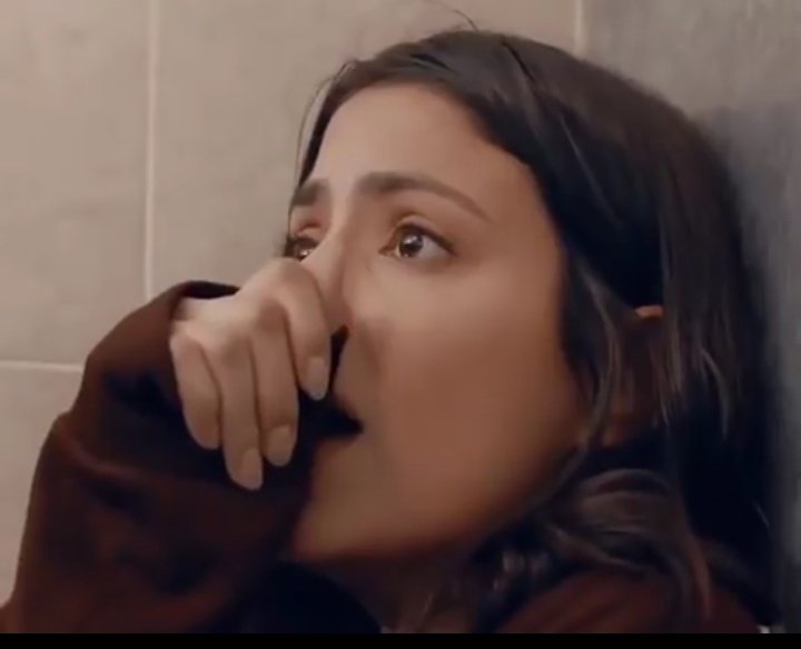 maryangie1306's tweet photo. Buenos días...Antes que todo les digo que no me explico como sigo viva después del capítulo de hoy de #AmorYPeligro es que Wow😰🔥. Y ahora estoy llorando por qué como es posible que Fernanda ya este mirando #Desenfrenadas y nosotr@s nooo😭😭.

#Juliantina https://t.co/0o8ThtHPFd