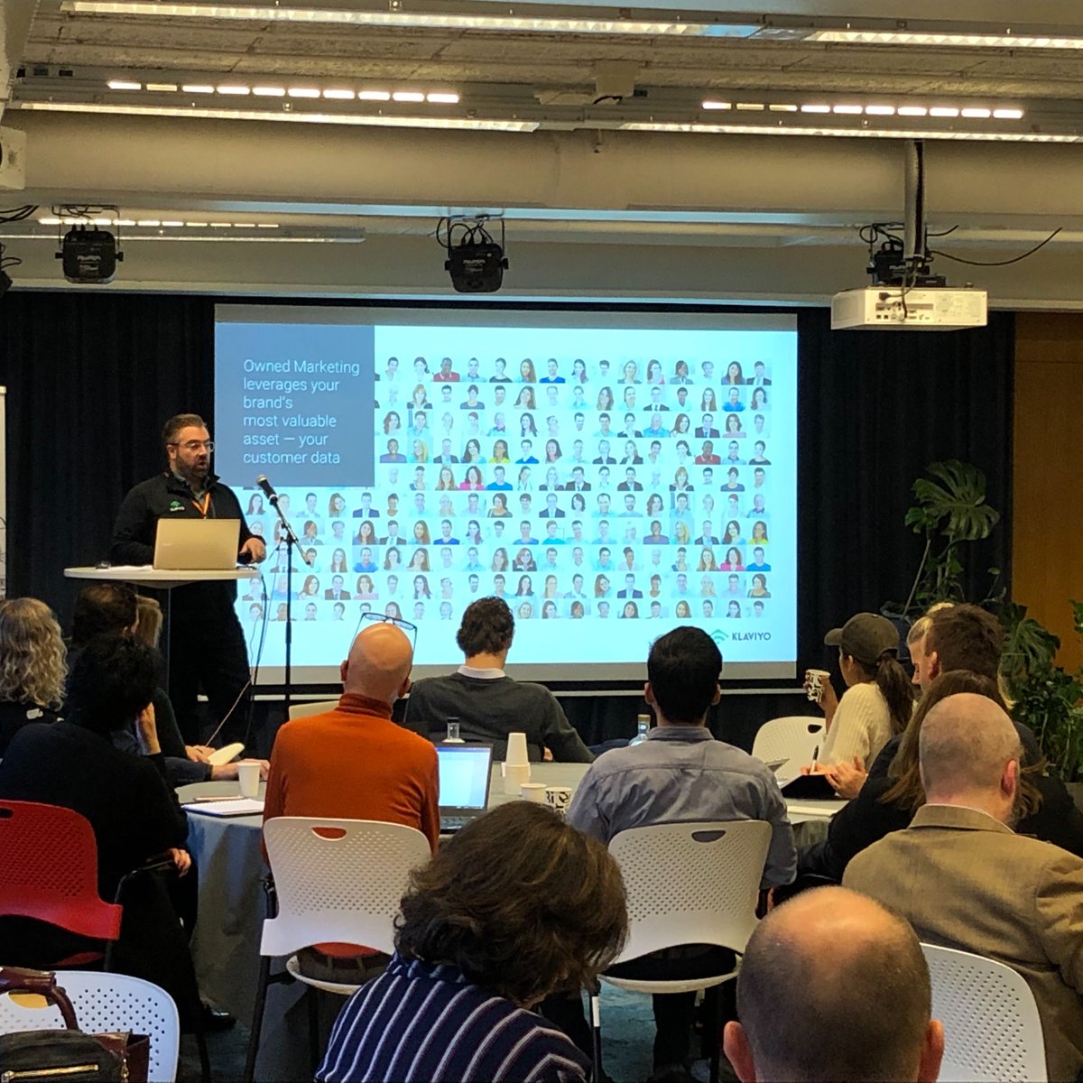 klaviyo's tweet photo. Our very own @JM1731 at #MasterclassingEMEA masterfully sharing the power of #ownedmarketing. https://t.co/lmIxxKeTA2