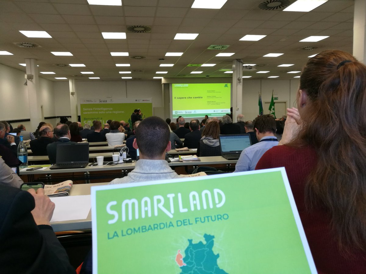 Di giovani parlano Barbara Colombo di Ficep e Vittorio Ballerio @ElmecTwitt a #SmartLand #lalombardiadelfuturo La necessità di attrarre talenti, trovare ragazzi formati con la voglia di fare lavori nell'industria