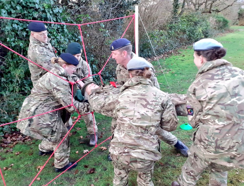 CTCFrimleyPark's tweet image. Have fun...lots of it! The CCF Basic 19/08 course spent time yesterday building the team before tonight's overnight stay in the field. #teamwork #commandtasks