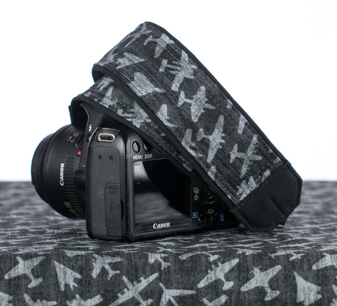 ten8e's tweet photo. Jets Camera Strap Black and Grey https://t.co/ljmBqAi9DM #handmade #camerastrap #photography #customcamerastrap https://t.co/zKsDgJSGIC