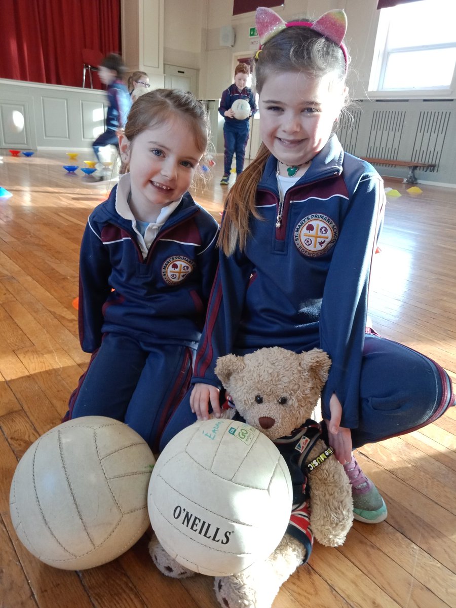 SIRoom13's tweet photo. Matteo came to GAA training with us this week! #GlobalEdTed https://t.co/oFW8bPmGLr