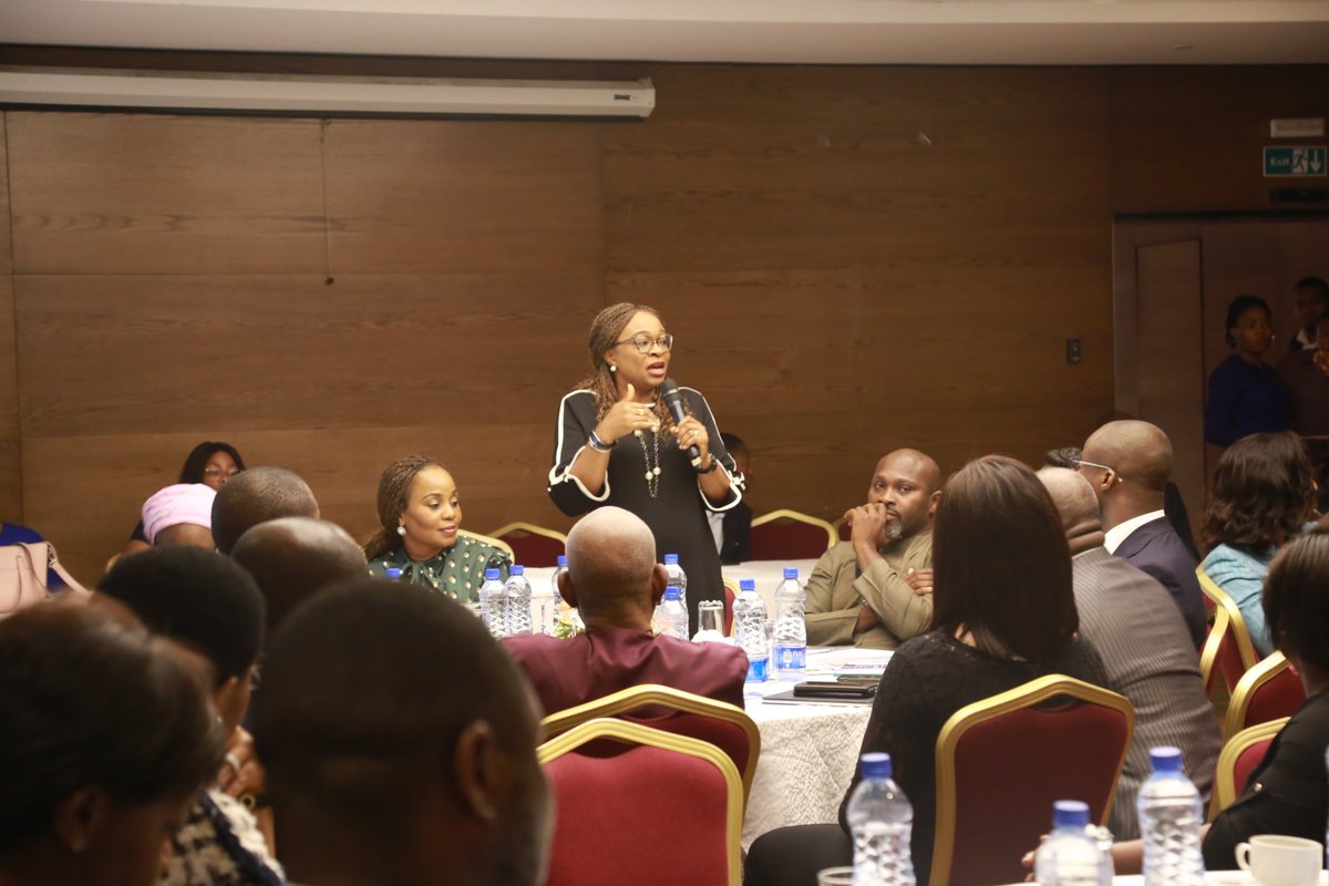 KPMG_NG's tweet photo. @Tomiadep, Partner and Head, Internal Audit, Risk &amp; Compliance Services, @KPMG_NG sharing feedback from roundtable discussions on "Attracting Talent" to family businesses at the #KPMG-#AfricaCEONetwork Family Business Workshop themed #LeadingWithTheBest
#kpmg #familybusiness https://t.co/clQBPM7T6e