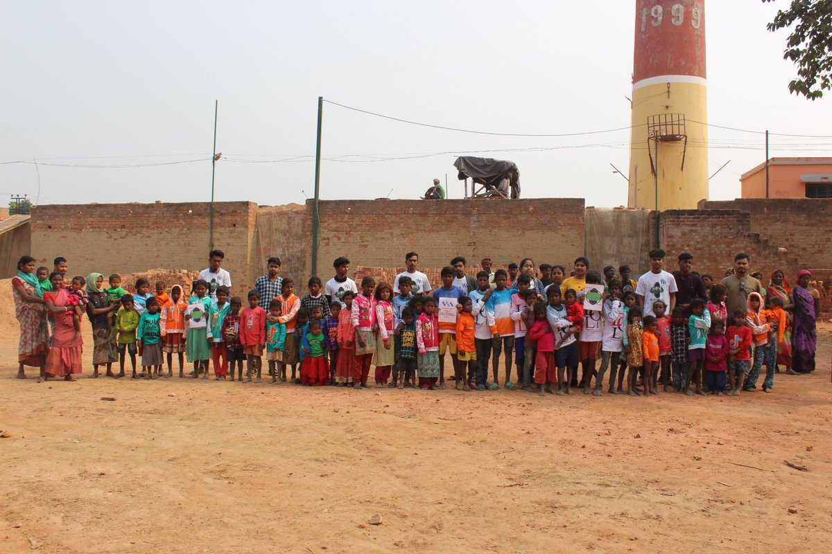 HelpforhelpH's tweet image. our 7th Campaign
posing with children with new clothing