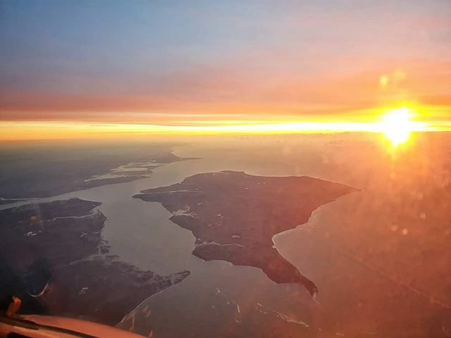 shesgotwings777's tweet photo. Good morning Hampshire &amp; The Isle of Wight!.
.
The sun was a little higher when we reached the next county along!  Still a spectacular view and a treat for me after nearly 6 hours of overnight flying in the dark! https://t.co/uQGHfL7l6R https://t.co/4UdOE8VaQF