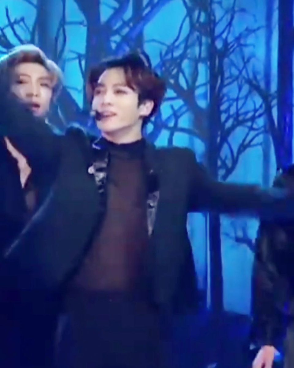miso613ts's tweet photo. ซีทรูไหมละ ใช่ไหมล่ะคะ แค่ลูกยังปราณีเหล่าแม่ๆแค่นั้นเอง🤧 #JUNGKOOK #BTSxCorden #BlackSwanLive @BTS_twt https://t.co/L3ZJOYa4tJ