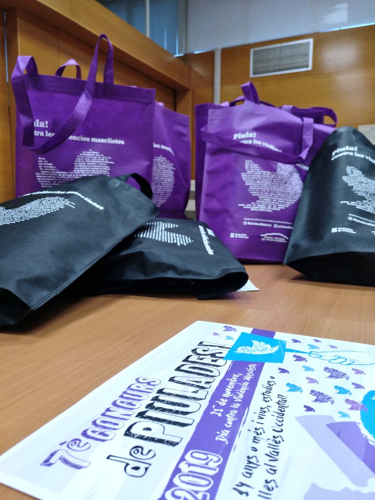 PiulaVallesOcc's tweet photo. Voleu saber quines piulades han guanyat aquest any?🐦♀️

Estigueu al cas de les nostres xarxes socials, les anirem publicant al llarg de la setmana!
#piulanomasclisme
#vallesoccidental
#vallesjove
#ccvoc
👇👇👇👇👇👇👇👇👇 👇👇👇 https://t.co/LAa2a2xLJl