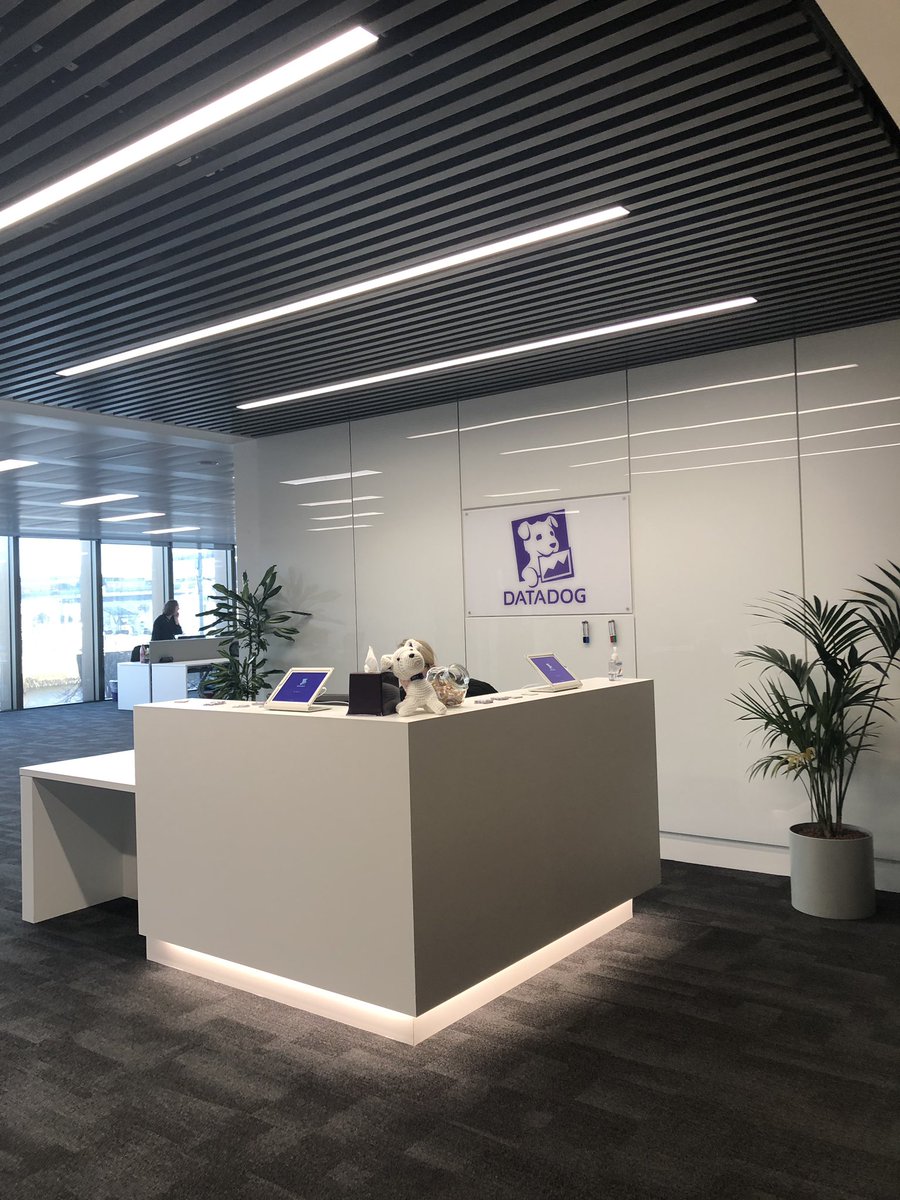 AudenciaDigital's tweet photo. Ce matin les #SMED se plongent dans l'univers des logiciels SAAS chez @datadoghq ! Au programme : comment leur utilisation facilitent-ils la vie des entreprises ? #LetSmedDublin #Audencia_LEX #Quentinprojectforlife @ms_audencia @AudenciaDigital @Audencia https://t.co/iMsFhbo3yj