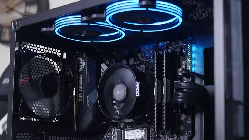 Enermax_FR's tweet photo. Dernière ligne droite pour les #soldes, c'est le moment ou jamais de vous refaire un #setup #gamer au top😎 On est très fiers de voir que @FRhardware a choisi notre #RevoBron #TUF #Gaming #Alliance pour leur dernier setup #badass. Venez le découvrir ici: https://t.co/mptqnC78tx https://t.co/Ykz4xXCLfV