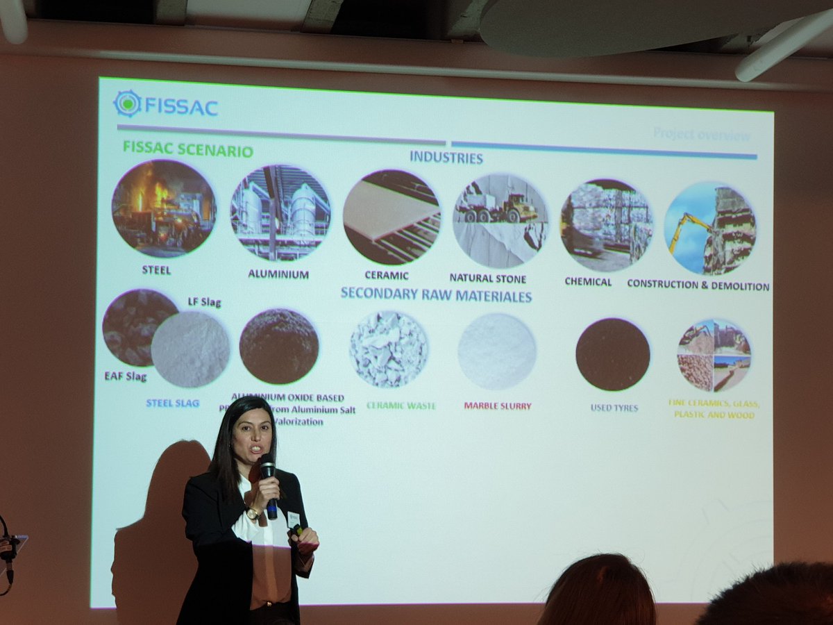 jbh_denmark's tweet photo. På #FissacProject afslutningskonforrencen fortæller Blanca Sánchez fra @ACCIONA, hvordan projektets 9 living labs har arbejdet med #cirkulærøkonomi indenfor byggeindustrien med fokus på både miljø, økonomiske og sociale aspekter. @GCPHEU #eudk #dkgreen #EUgreen https://t.co/EsDqp2rfY9