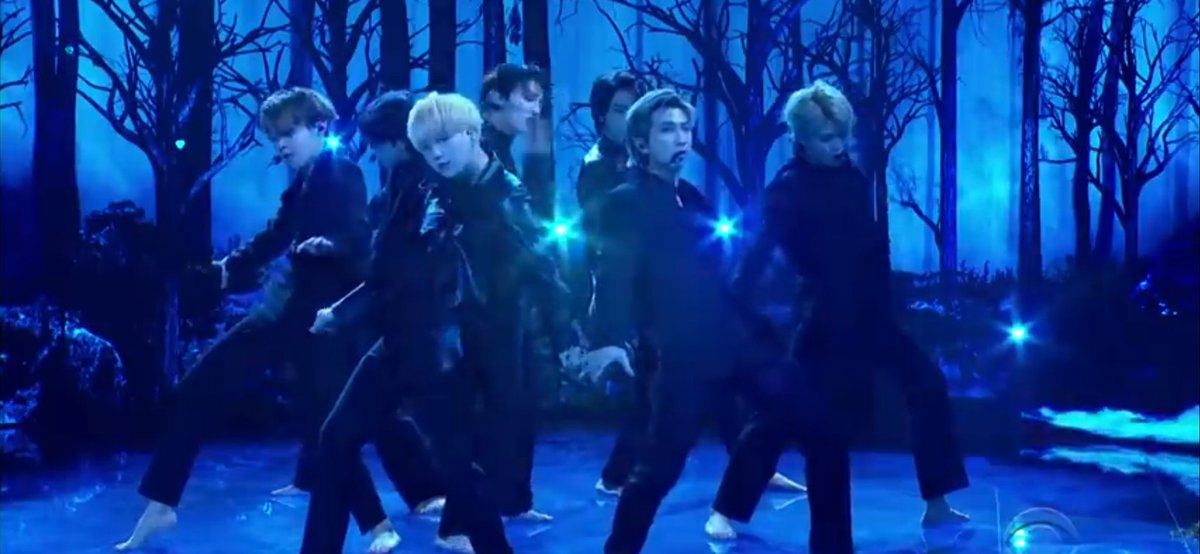 olivka0001's tweet photo. Это серьезно самая классная команда в мире #BlackSwanLive #방탄소년단 #BTSARMY https://t.co/AOHuTMgAln