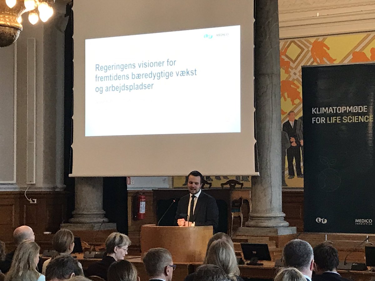Erhvervsminister <a href="/simonkollerup/">Simon Kollerup</a> på klimatopmøde for life science: “Særligt biotek-branchen har et stort potentiale for at bidrage med gode løsninger til den grønne omstilling”. Stor 👍 fra <a href="/DanskErhverv/">Dansk Erhverv</a> #dklifescience