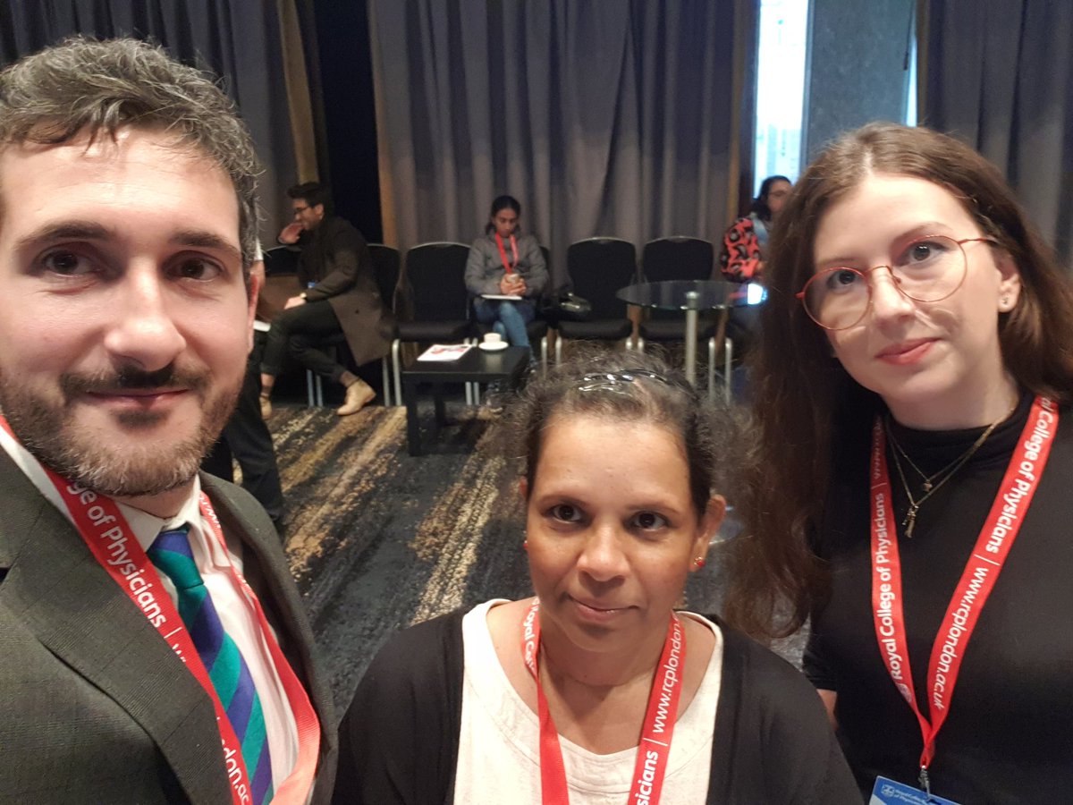 DanielaNicoara1's tweet photo. CDU team, study day in London. @cdu_gh @Padma_RespANP #Respibest @BTSchair @RCPLondon @UHLRRCV https://t.co/382phFuco5