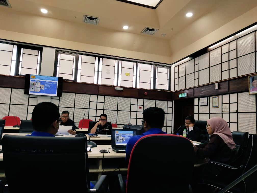 Mesy Penyelarasan Kerja2 Pembaikan Pejabat/Kompleks Perumahan PDRM Negeri Terengganu Tahun 2020 diwakili oleh Jurutera Bangunan <a href="/JKRDungun/">JKR Dungun</a> <a href="/zulfazimie90/">Mohd Zulfazimie</a> diadakan di Bilik Mesy Anggerik <a href="/JKRPAHANG/">JKR PAHANG</a> 

<a href="/JKRTerengganu/">JKR Terengganu</a> 
<a href="/yusufghani200/">تذكرة</a> 
<a href="/jasmi99203168/">jasmi</a> 
<a href="/ElizaSufinahJKR/">ElizaSufinah</a>