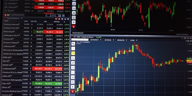 Philjohn_Tech's tweet photo. L’arrivée de nouveaux outils de traitement de #data a permis à l’industrie du trading de changer la manière dont elle fonctionne, mais aussi d’attirer un public plus large. Comment le #BigData est en train de révolutionner le monde de la finance? 
https://t.co/HRiKKP9KKX #Fintech https://t.co/Cuf94kXIOi
