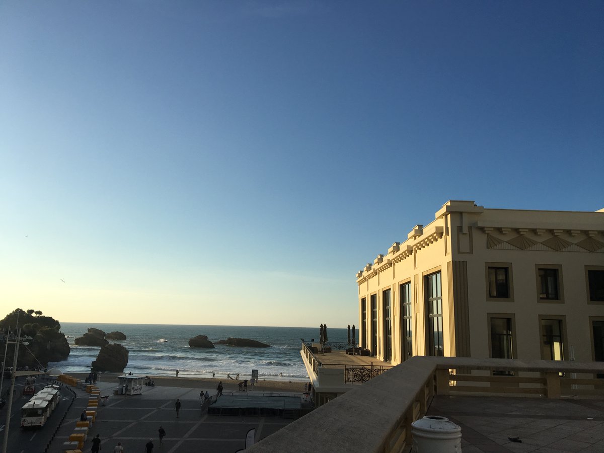 Sud_Emotion's tweet photo. Pour ceux qui ne l'ont pas vu, voici un article sur les voyages  récompense. Un bel éventail de destinations en France! Un clin d’œil pour Biarritz 😎 #meetingsandevents #villesdulittoral #séminaires #incentive #Biarritz https://t.co/uzLWp5Z2Qq https://t.co/A7bYUn2lFT