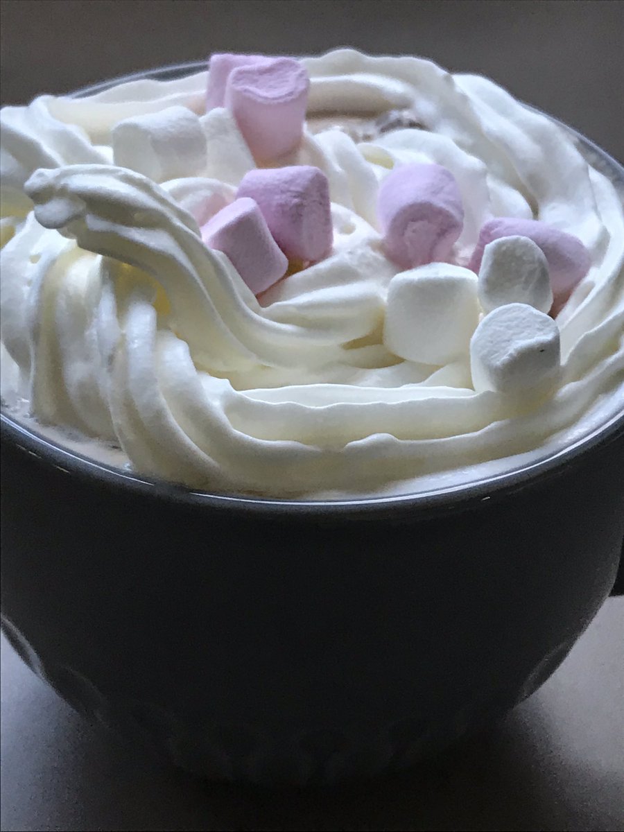 Mel_Gardner2003's tweet photo. When you’re trying to be healthy and have a drink instead of something to eat to get you through the morning 😍 #norum https://t.co/nsRRrTfbru