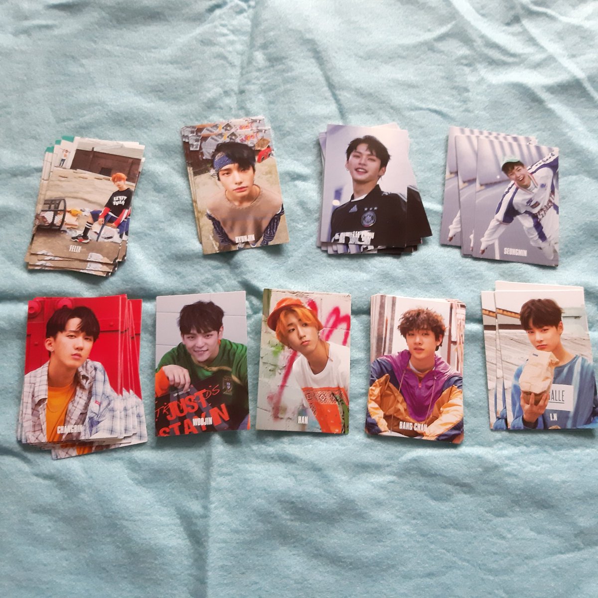 xudhjdkajsy's tweet photo. 스트레이키즈 포카 양도합니다.
sell straykids album photocards
₩2000 / usd$2 for 1
#스트레이키즈 #StrayKids #현진 #리노 #승민 #방찬 #창빈 #한 #필릭스 #아이엔 #bangchan #Leeknow #changbin #hyunjin #han #felix #seungmin #IN #양도 #resale #photocard #albumcard https://t.co/dhhixXFMAq
