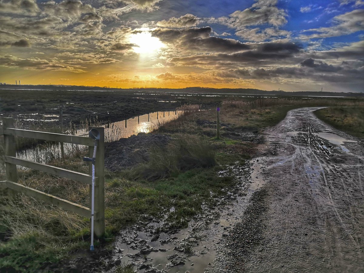 jhuntridge's tweet photo. Nice rehab stroll around @RSPBAireValley. Now enjoying the open fire and a coffee in RiversMeet, Methley. #OAPlife https://t.co/TjM4Zr04Qe