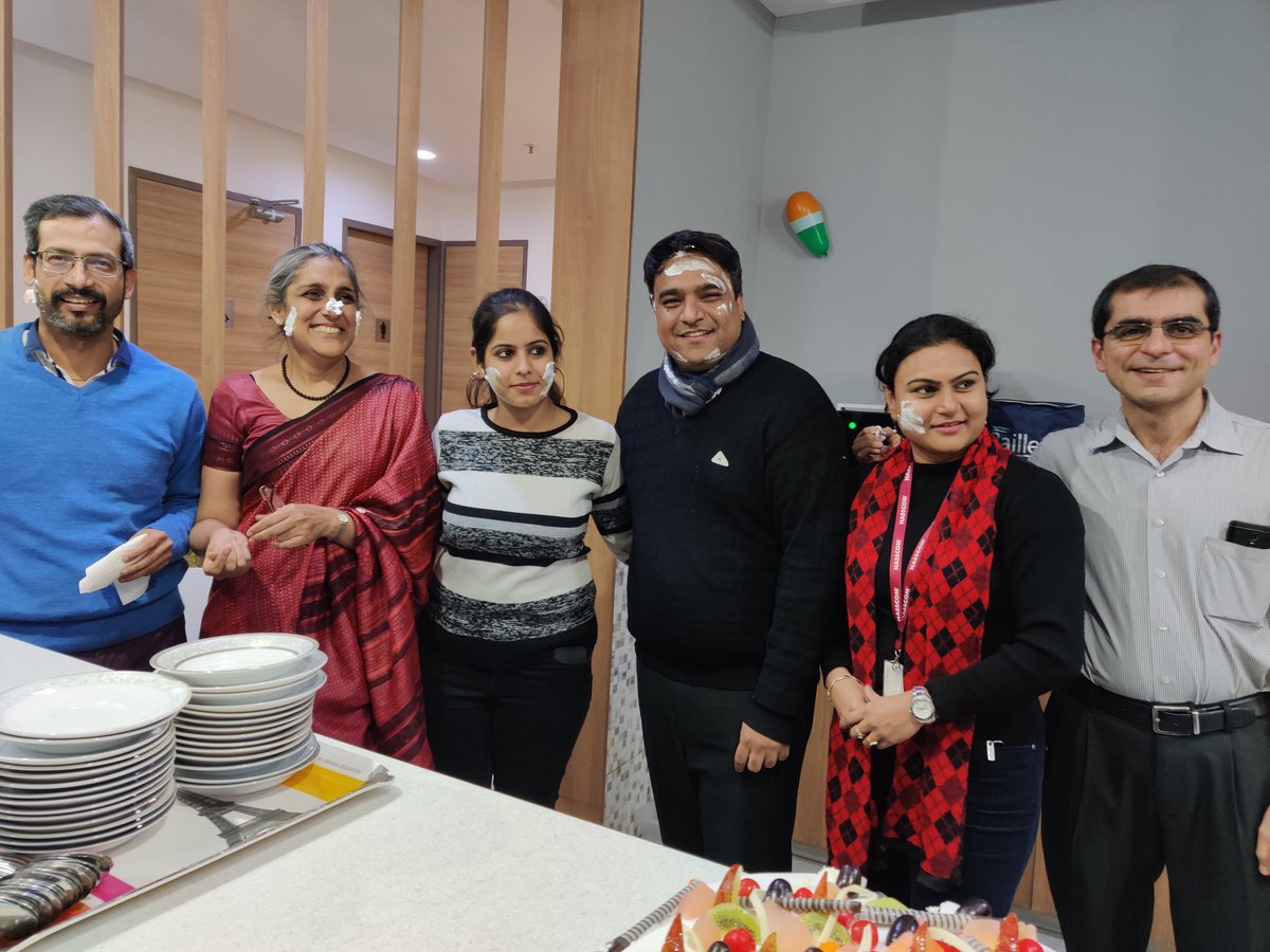 Swatzsh's tweet photo. #cakefaced #Birthday @kirti_seth @MishraGoel @deepakarora29 ,Mukesh,Dilpreet .. cake facing credit goes to Sandeep Bahl ๐๐... https://t.co/eEgp6wEdQ4