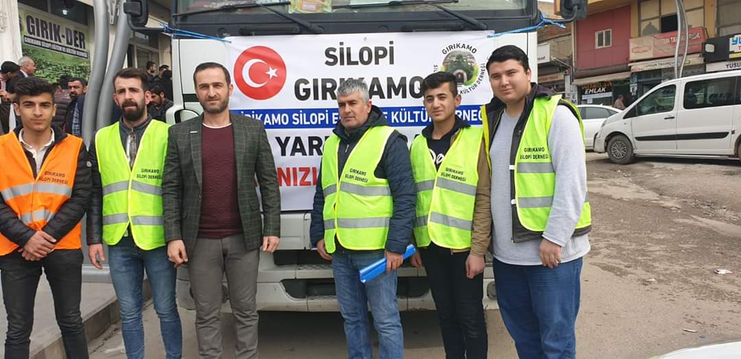 girikder's tweet photo. Elazığ ve Malatya daki depremzede kardeşlerimiz için başlattığımız yardım kampanyası aracı yola çıkmıştır. Yolları açık olsun inşallah. Yardımda bulunan tüm hayırsever vatandaşlarımıza şükranlarımızı sunuyoruz.Allah yardımlarını kabul etsin inşallah.#ELAZIĞdeprem #girikamosizinle https://t.co/AaHP1uluYo