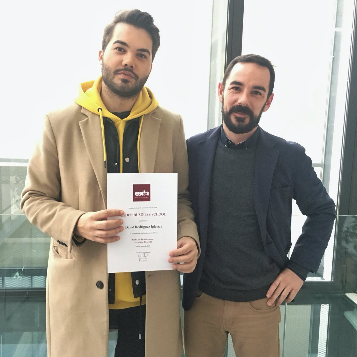 EsdenBS's tweet photo. Hoy nos ha visitado, David Rodríguez Iglesias, ganador de la 34 edición de los 'Premios Nacionales a la Moda para Jóvenes Diseñadores' de ANDE.
David ganó una beca para estudiar el #MBA #Master en Dirección de Empresas de #Moda en nuestra escuela. ¡Enhorabuena! #esdenmoda https://t.co/3tlFmGA1n1