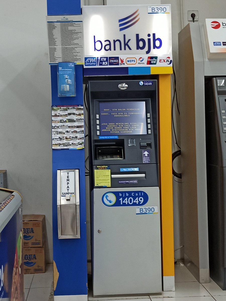 un_incompleted's tweet photo. @infobankbjb mohon bantuannya kpd penanggungjawab atm bjb, atm berada di indomaret sebrang kantor imigrasi serang, sering banget mati,mohon ditindaklanjuti https://t.co/BNHRRopYPI