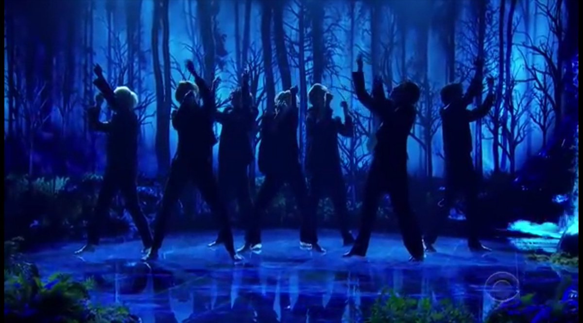 CollarOfGreed's tweet photo. I have a feeling this might be thread hehe:

A few things I noticed from the Black Swan performance

Forest background &amp; Ocean Floor https://t.co/BRZ7nR5O2h