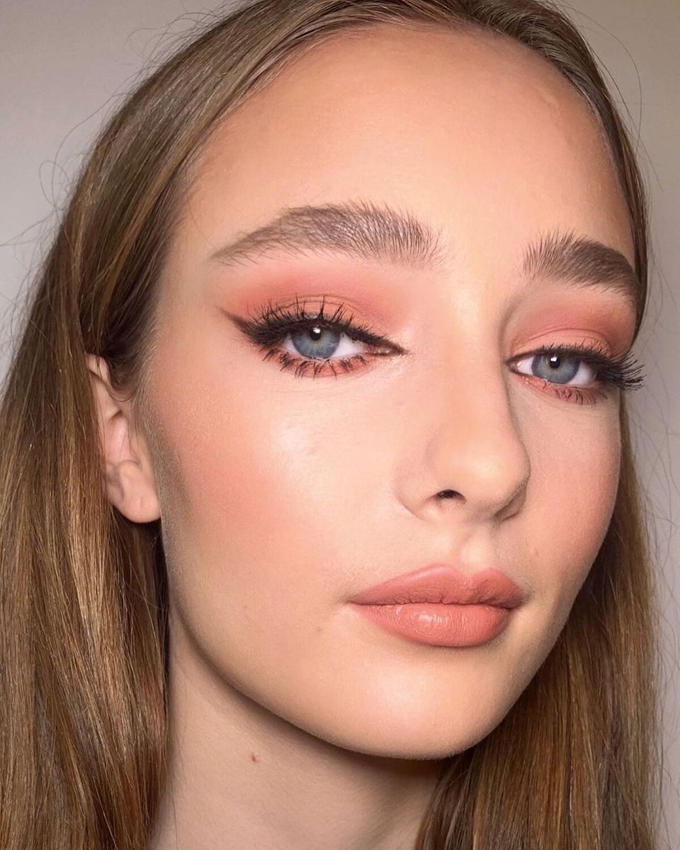 charlotte tilbury pillow talk look
