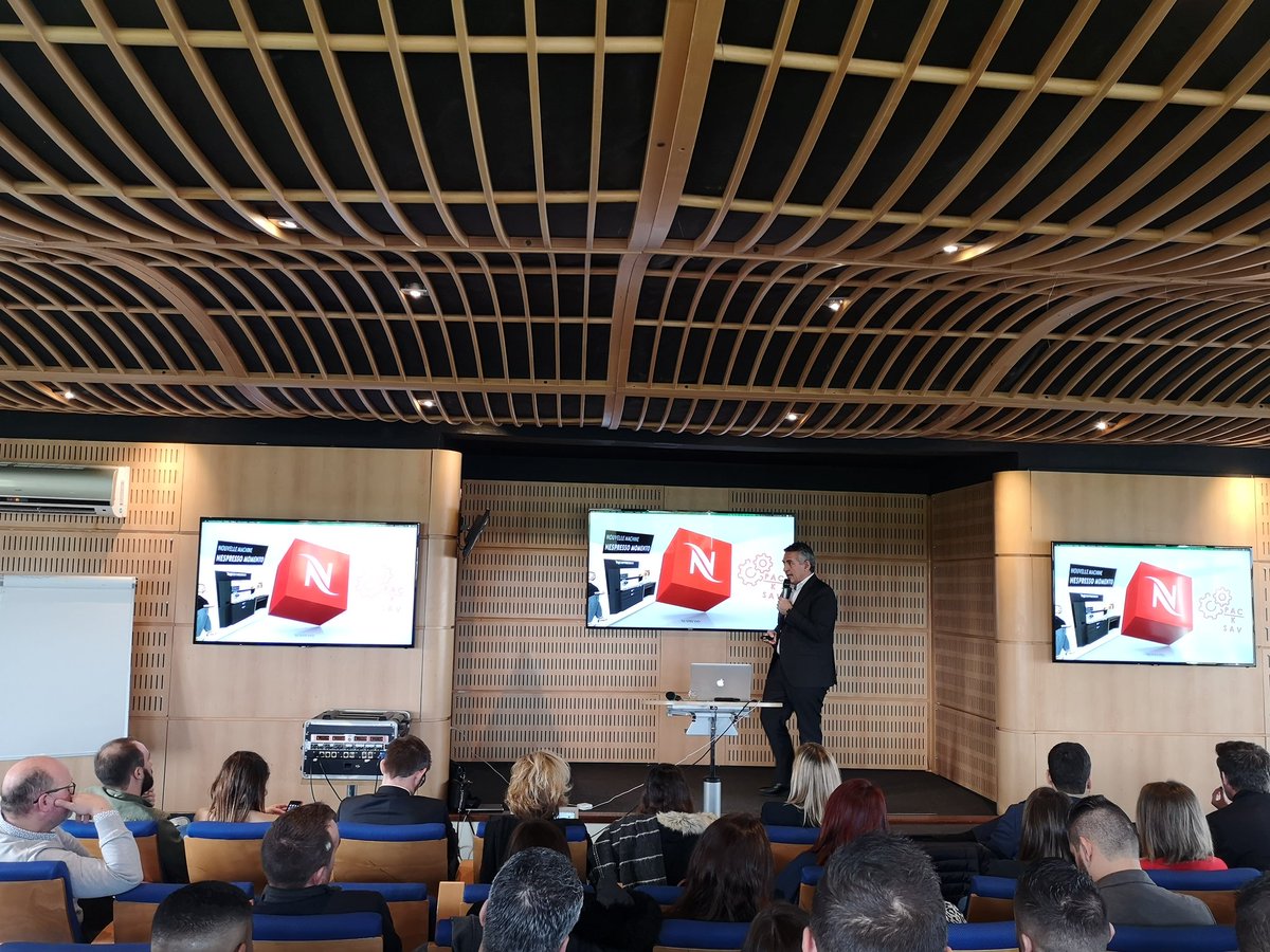 WilliamFuchet's tweet photo. #OlivierRey présente le bilan du partenariat entre @evsprofrance et #nespressopro au travers de #innovation avec une nouvel écosystème #Momento, offre #Neshu https://t.co/4EtKbBz3xW