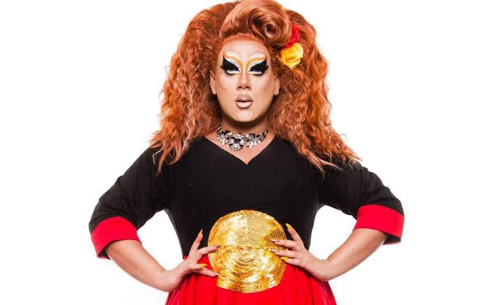 BlackDynasty16's tweet photo. SHE IS THE CROWNED QUEEN OF MISS FIRST NATION 2019 BRISBANE QUEEN CHOCOLATE BOXX 😍 Chocolate is one of Australia’s Fiercest Queens and took home not only the Crown but Miss Talent & Lip Sync Superstar 😍 #Aussiequeens #FirstNations #deadly #missfirstnation https://t.co/J1nkj3gP8p