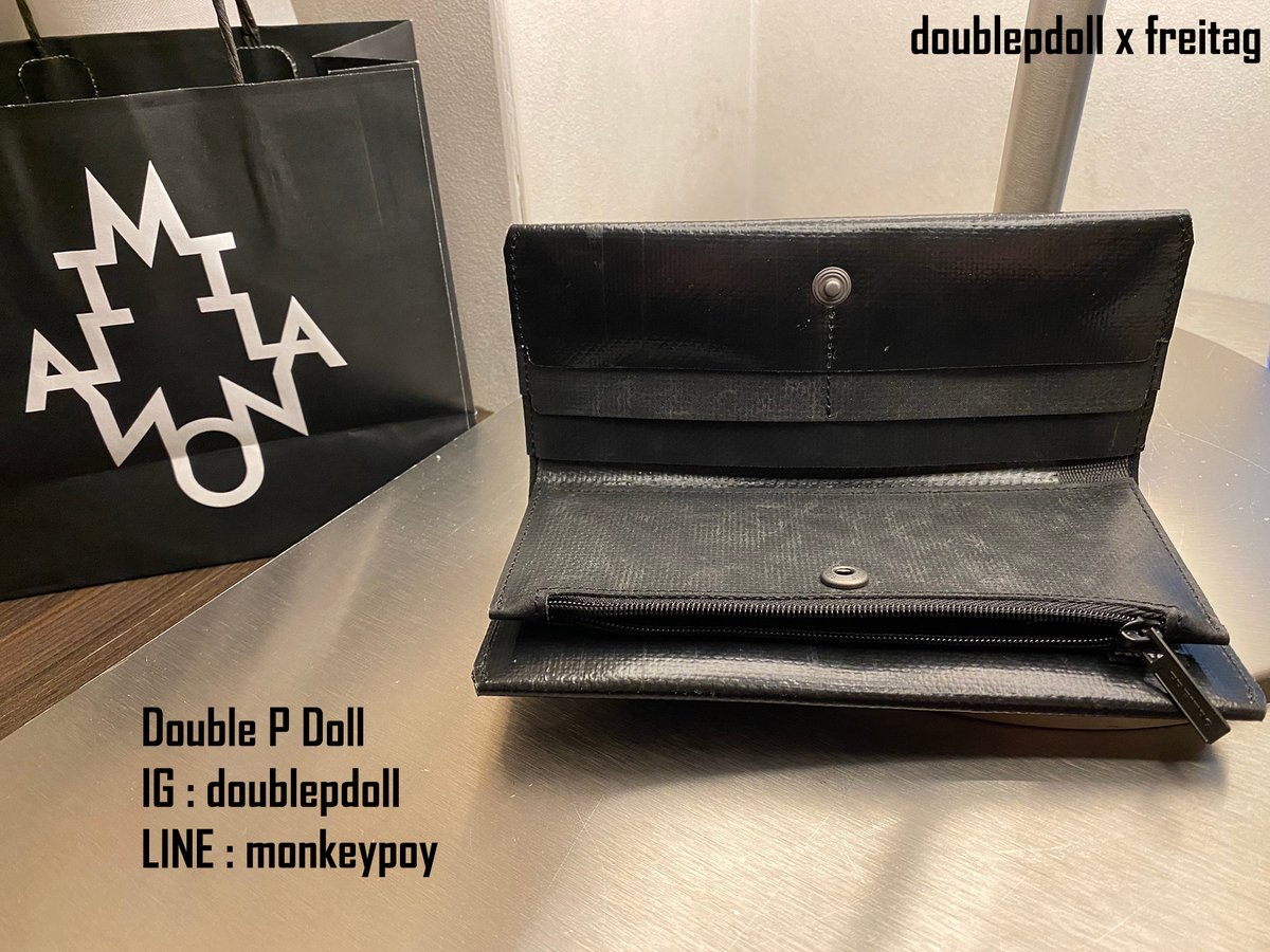 monkeypoytutor's tweet photo. FREITAG F559 PENNY
มือ 1 จาก MILAN

⬛ดำล้วน ทั้งใบ⬛

ราคาใบละ 8,888 บาท

#doublepdoll #doublepdollxfreitag #freitagthailand #freitag #frtg #freitagerthailand #freitager #gonewithfreitag #freitaglover #freitagbag #freitagpenny #penny #f559penny #freitagwallet https://t.co/DJQb3lsBkS