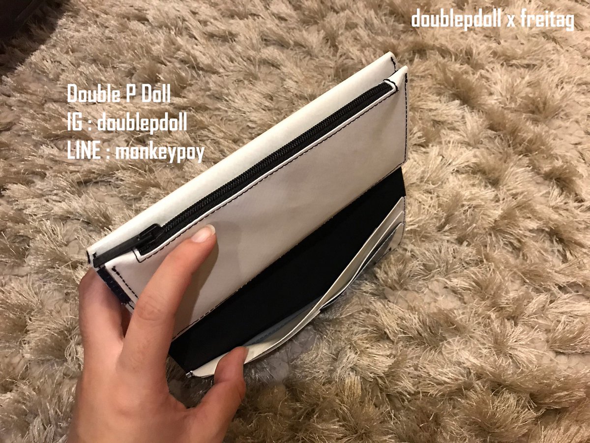 monkeypoytutor's tweet photo. FREITAG F559 PENNY
มือ 1 จาก SEOUL

🌓ขาว-น้ำเงินเข้ม สี classic สุดๆ🌓

ราคาใบละ 6,666 บาท

#doublepdoll #doublepdollxfreitag #freitagthailand #freitag #frtg #freitagerthailand #freitager #gonewithfreitag #freitaglover #freitagbag #freitagpenny #penny #f559penny #freitagwallet https://t.co/x89gE6ITOd