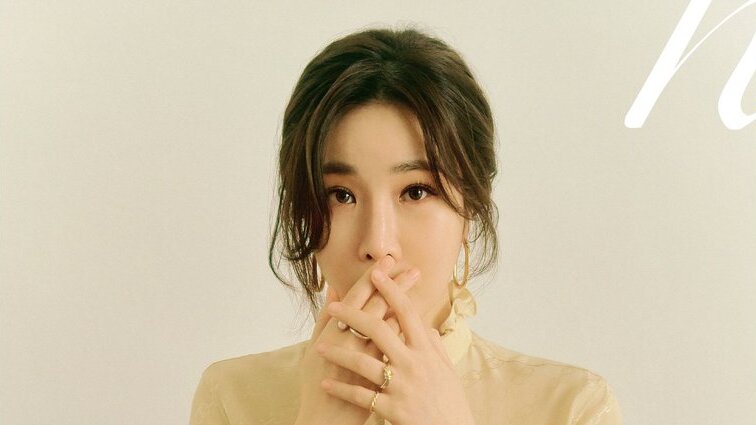 HallyuPlus's tweet photo. -#KPOP RELEASE-
Once again, #LeeHaeri takes us into her ballad world for the music video of #JustCry!
Feel the emotion in her voice when you visit kimsguardian's thread on #HallyuPlus: https://t.co/LGACCWU2F1
#fromh https://t.co/HiwsjiCHrb