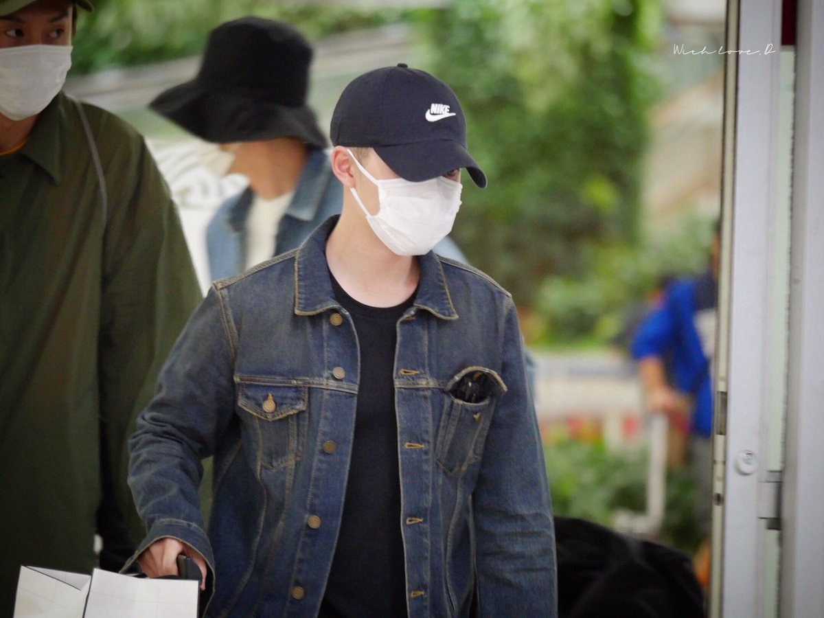 With_loveD's tweet photo. 🤦‍♀️
#경수 #디오 https://t.co/seiveryx0j