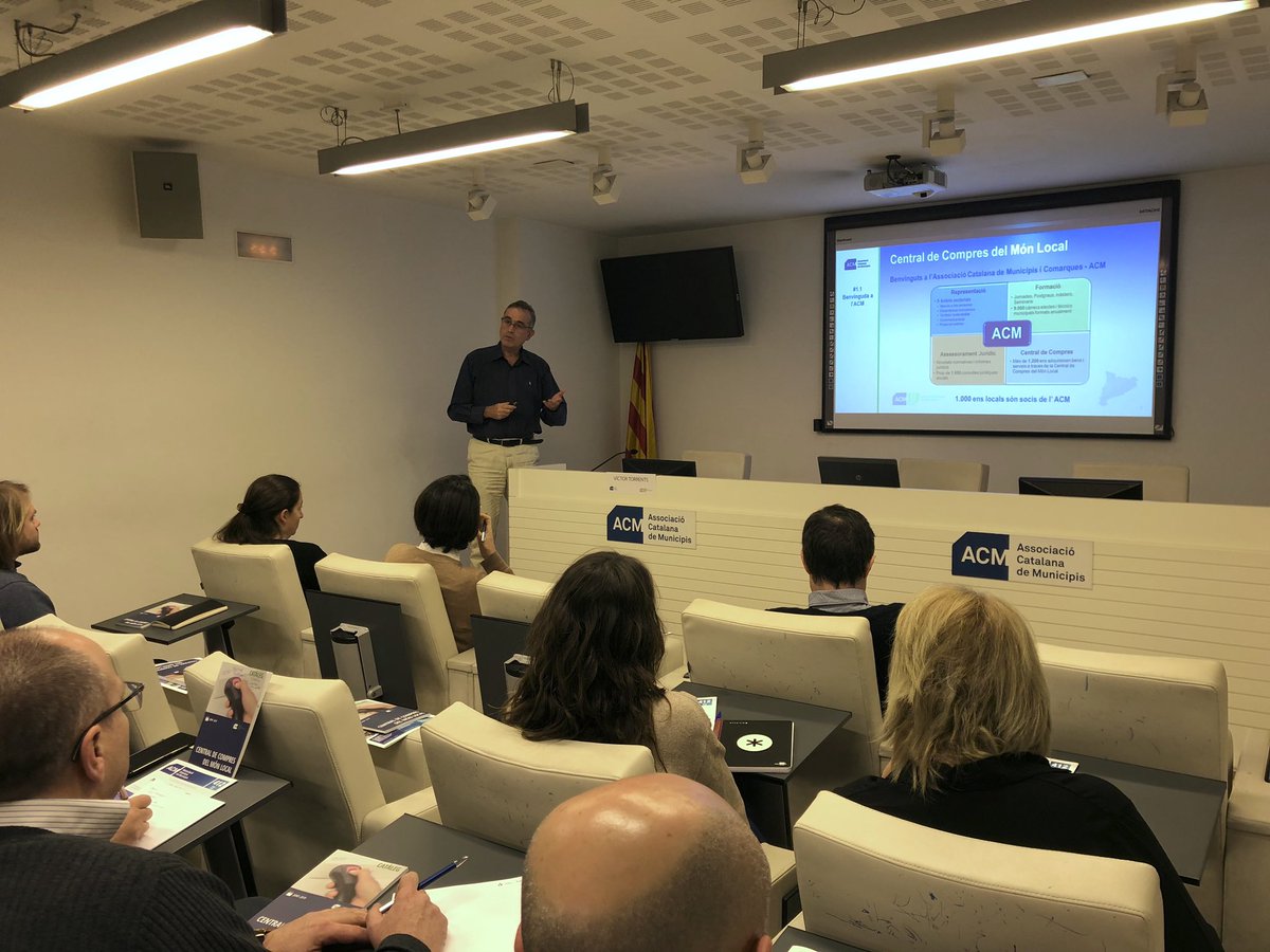 ACMunicipis's tweet photo. Avui hem fet una segona trobada amb diverses empreses per presentar-los com funciona l'ACM i la #CentraldeCompres. Un contacte positiu per si algunes es converteixin en empreses adjudicatàries de licitacions de productes i serveis https://t.co/r0UExTPMa6