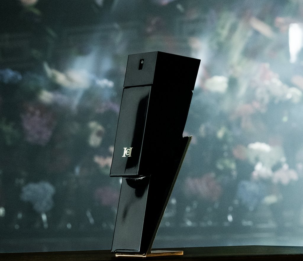 FragranceFDN_UK's tweet photo. Today Carolina Herrera launches Bad Boy!! An oriental, aromatic fragrance with the brightness of sage, bergamot and pepper blended with sensual darkness of Tonka beans, cocoa and amber wood! 🖤 🖤 https://t.co/PMxIrN8q3f