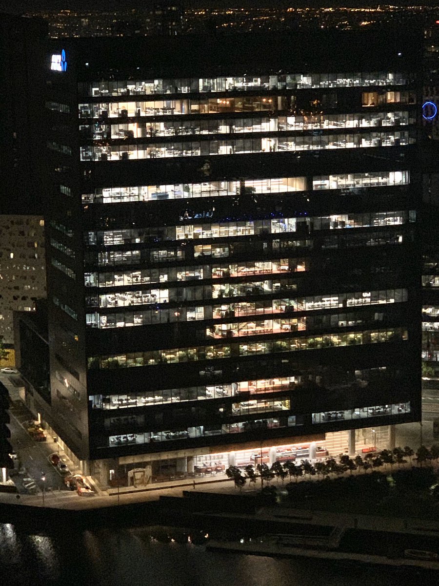 geoffwhite's tweet photo. Just wondering why @ANZ_AU @KPMG and @Linkt buildings have so many lights on at 9.30pm? Sensor lights on timers do exist now days. Hope they are not like this over the next couple of extreme heat days. #EnergyEfficiency #conservepower #commonsense https://t.co/WTSKzBPd62