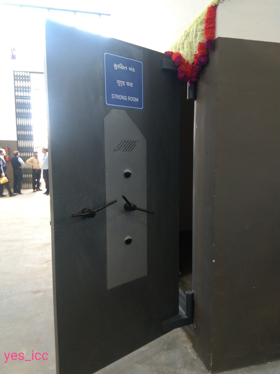 DevelopedSurat's tweet photo. #Cargo_Terminal started @ our #International_Surat_Airport .. https://t.co/ZYm1JrHfB3