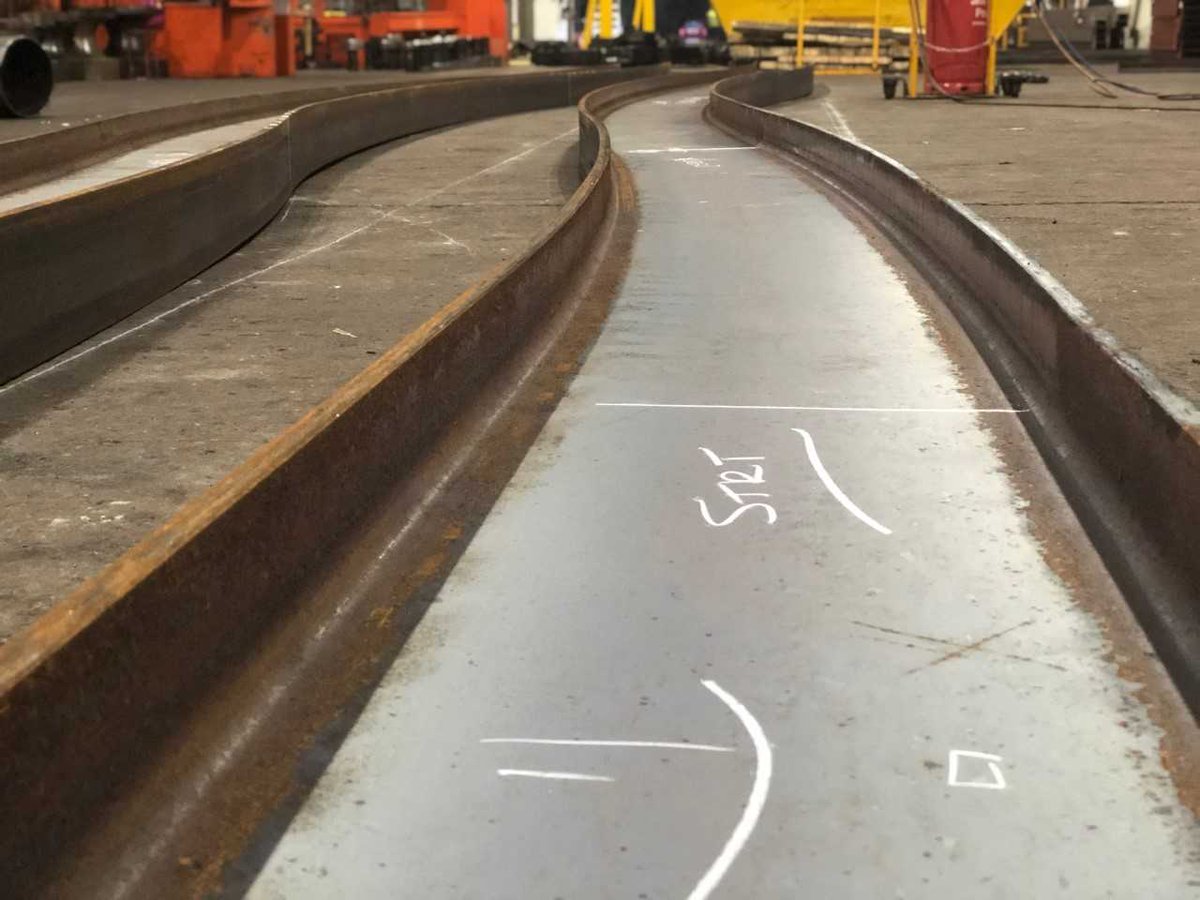AngleRingCo's tweet image. An interesting job currently going through the shop floor at Angle Ring!

Some 15m long, 457x191x74 kg/m Universal Beam Double Reverse S Bends.

Perfectly highlighting the large capacities we can work to for our customers.

#UniversalBeam  #DoubleReverseSBends  #SteelBending