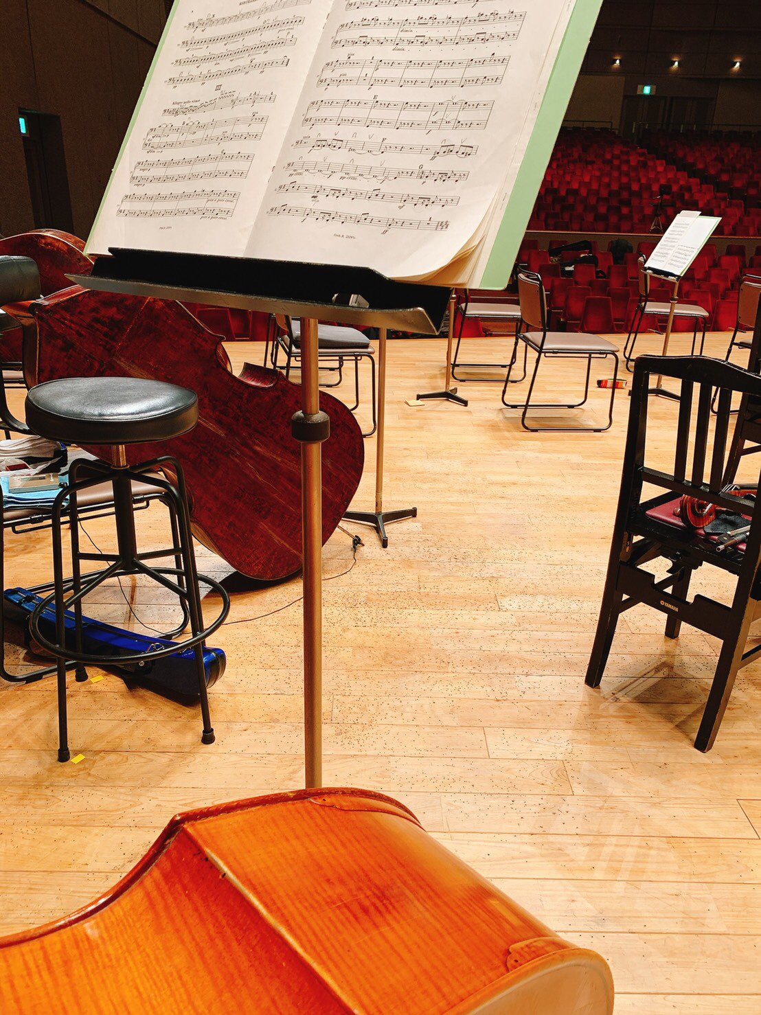 あかぼしりな 不倫で騒ぎになってるけど 外出中に頼んでもないのに 食べたものとか景色とか自撮りとか送ってくる夫おすすめ 頼んでもないのに てところが重要 頼んだら義務になるから負担 それにしても写真送ってなんて一言も頼んでない