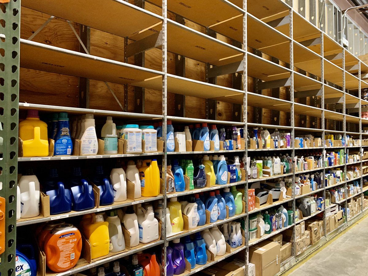 LanctoRian's tweet photo. The Virtually ladderless and caseless trend has hit Lake Mary! #t845 #ladderless #springcleaning #target #targetteam @StellaRomanov @SeanGibbons841 https://t.co/0yt0BFO0Gs