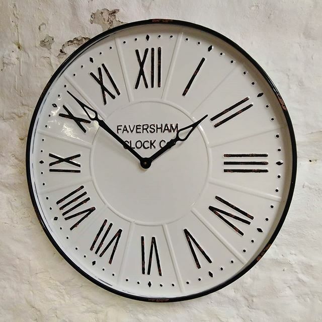 SkiptonHomeCo's tweet image. Tick tock- we love this Big Clock!🕒💖 £89 
#wallclocks #rusticwallclock #rusticwallclocks #stationclocks #romannumeralclock #bigwallclock #clocks #kitchenclocks #homeaccents #homedecor #forthehome #homeinspiration #homeaccessories #homeinspo #vintagestyleclocks #stylishclocks…