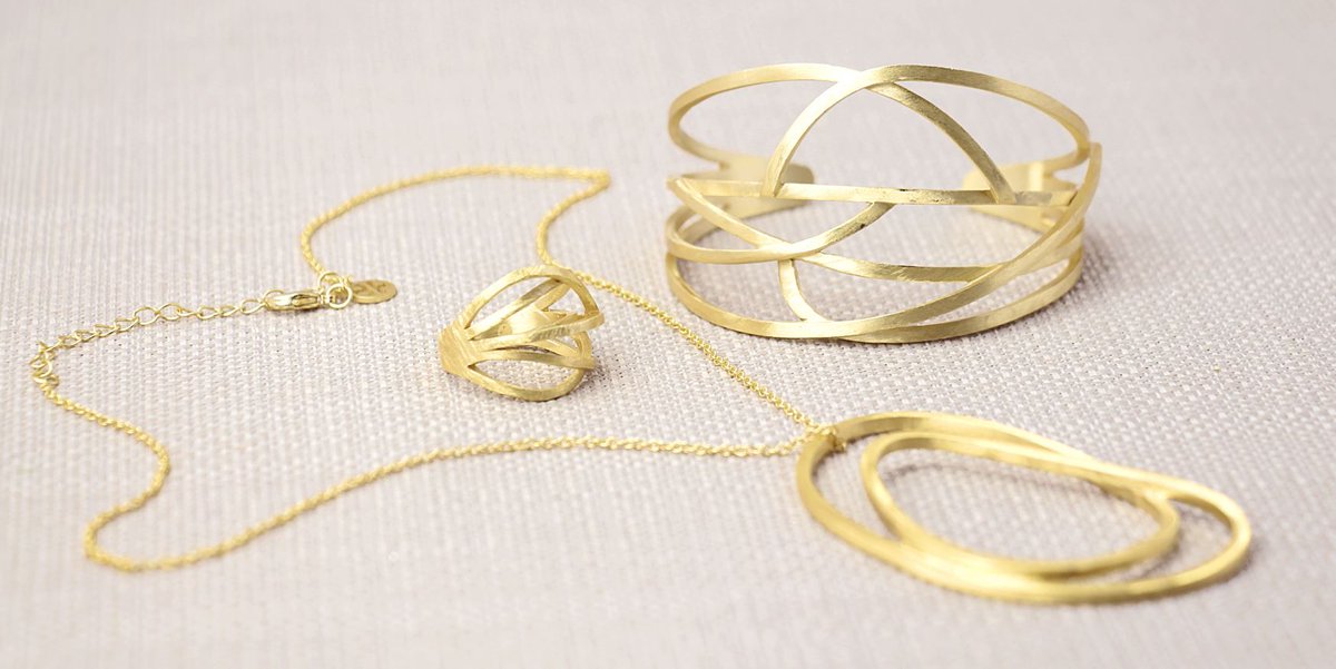 anartxy's tweet photo. Nuestra colección ICE se renueva con diseños vanguardistas. ¡Fantástica!
https://t.co/YC6WGc3a4h
#anartxylover #newcollection #SS20 #ICEcollection #organic #anartxy #jewelry #JewelryLover https://t.co/xFSZYP2vs7