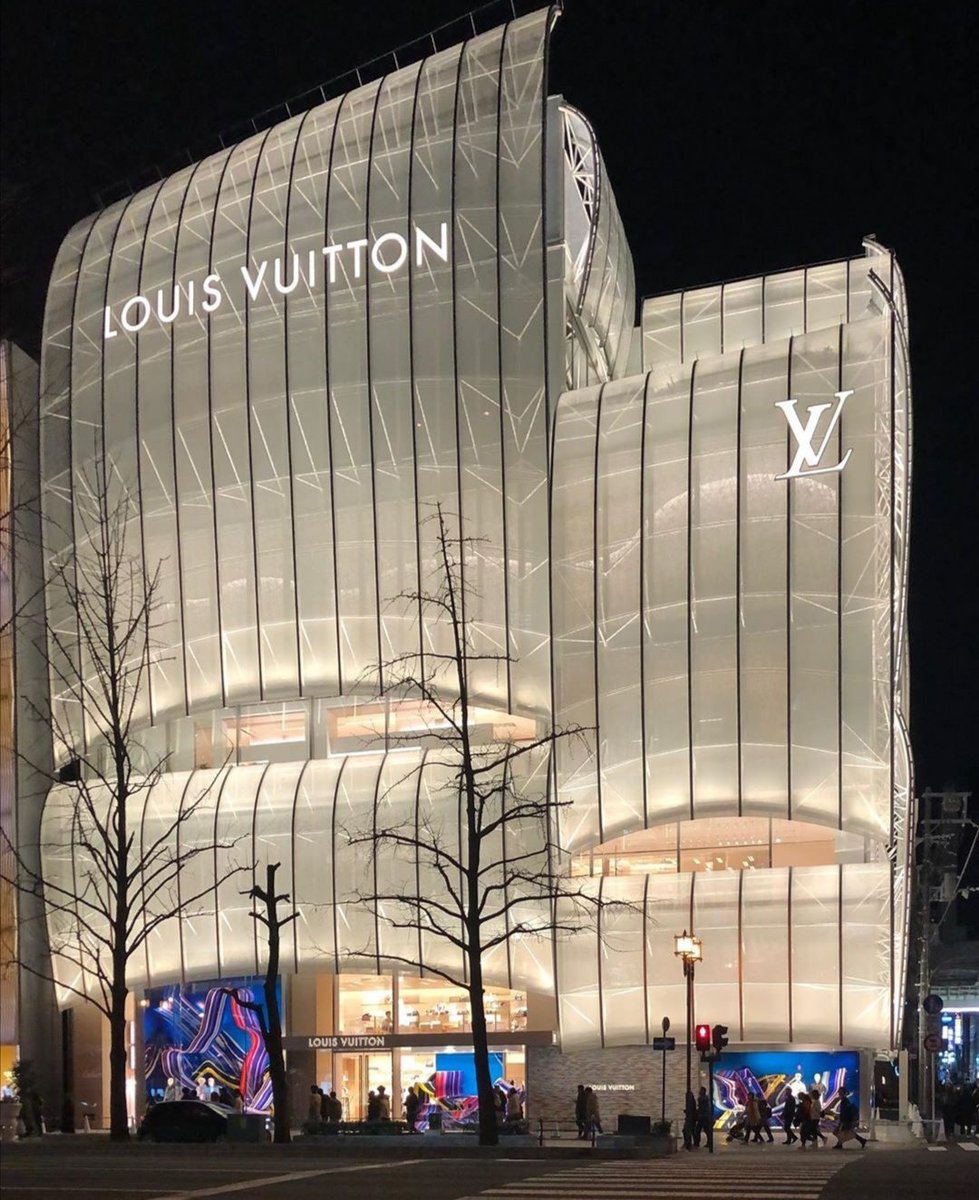 cppluxury's tweet photo. #LouisVuitton #newstore #newconcept #Maison #Osaka #Japan #LeVCafe #firstrestaurant #LVMidosuji @LouisVuitton @LVMH https://t.co/2xqZhNfYtP