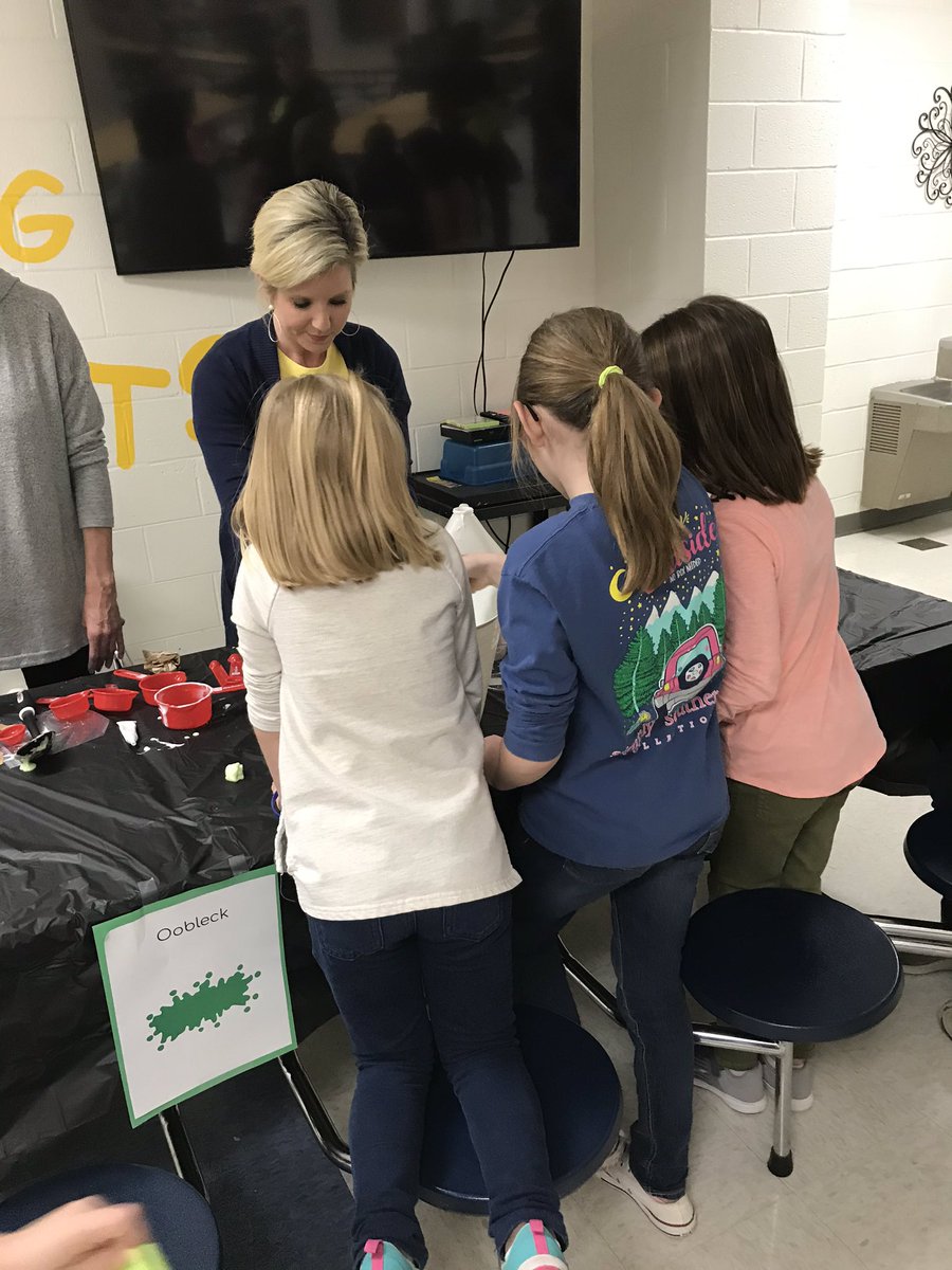 ShirahStacy's tweet photo. We had a wonderful time at Alice Drive’s STEAM night! My girls absolutely loved all of the hands on learning. 😊 Great job Alice Drive! @AliceDrive_Elem #thehiveonthedrive https://t.co/lyBnJ4STeK