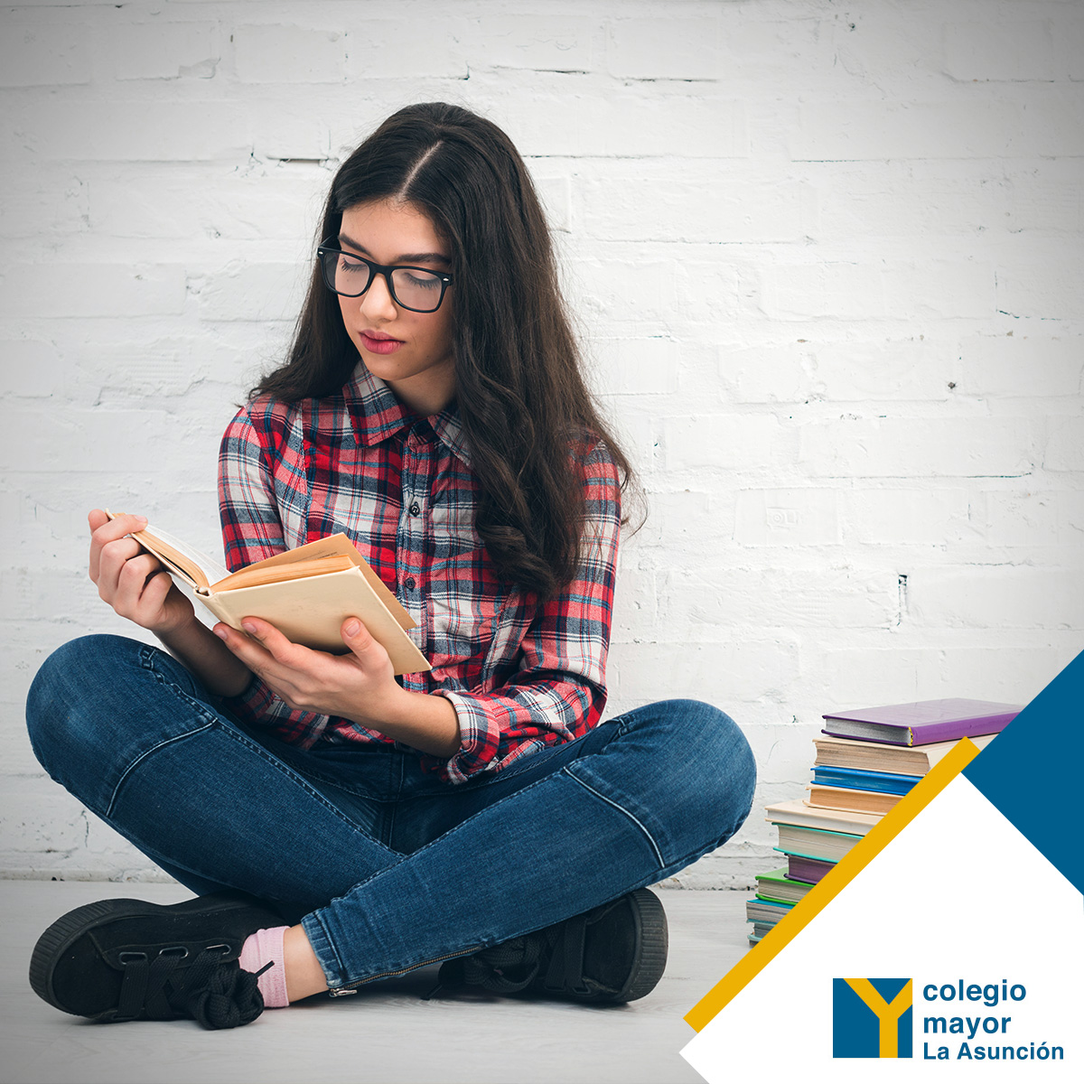 cmlaasuncion's tweet image. Ya estamos a miércoles, seguimos concentradas🤓, trabajando duro en los exámenes👩‍💻📚. Ánimo chicas, ¡estamos con vosotras! 
#cmla ¡Tu mejor elección! ABIERTO PLAZO DE MATRICULA 2020 📝 👉cmlaasuncion.es