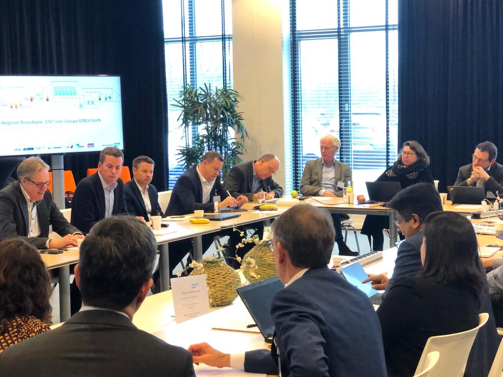 USF_officiel's tweet photo. @ELBLANCHET et @gmperancin de #USF_FR ont participé avec 8⃣ autres #SAPUserGroups à une table ronde sur les sujets clés de 2020 avec @brianpaulduffy, President @SAP #EMEANorth.
➡️ @SAPFinug #LSUG @SAPienceBE @SAPSASWE #SBNNorge @SAPUserGroup @VNSG
🌎 #SAPExperienceCenter https://t.co/WO6O6sytrx